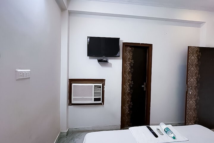 Room 7 of 28