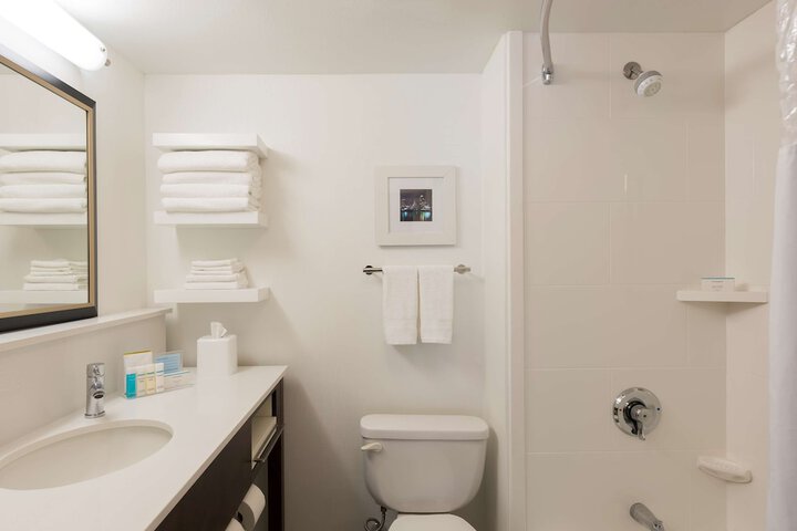 Double Accessible (9 of 9)
