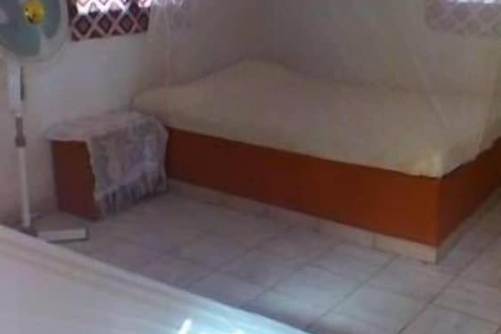 Room 3 of 10