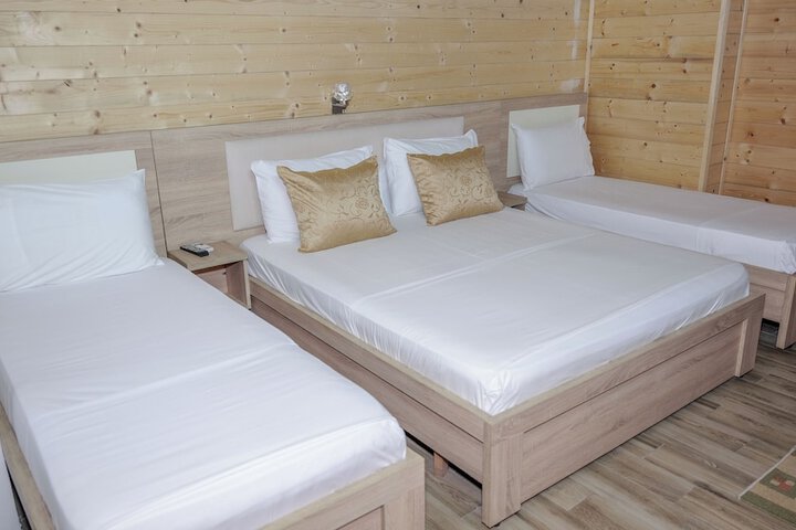 Room 4 of 85
