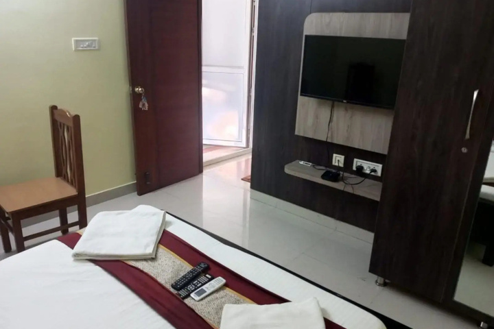 Room 2 of 12