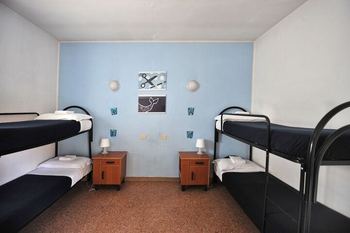 Room 15 of 25