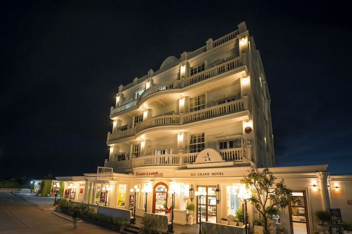 Ali Grand Hotel