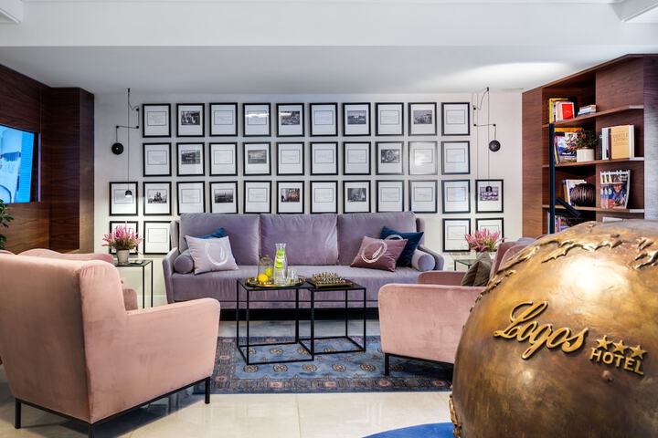 Entrance & Lobby