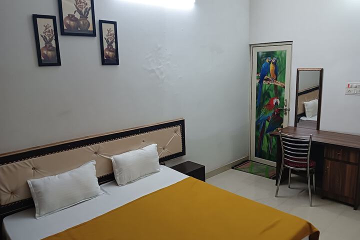 Room 16 of 30