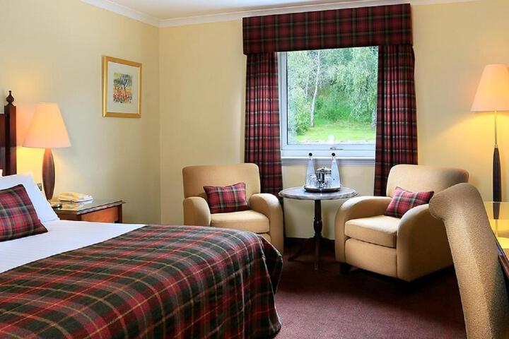 Room 12 of 65