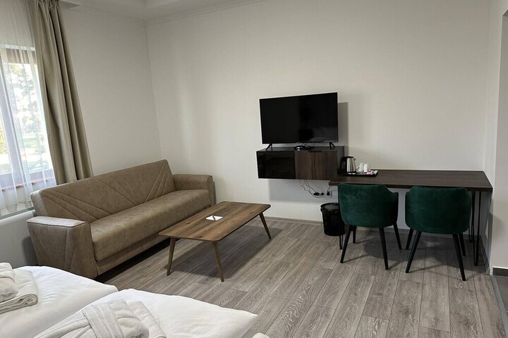 Room 16 of 143