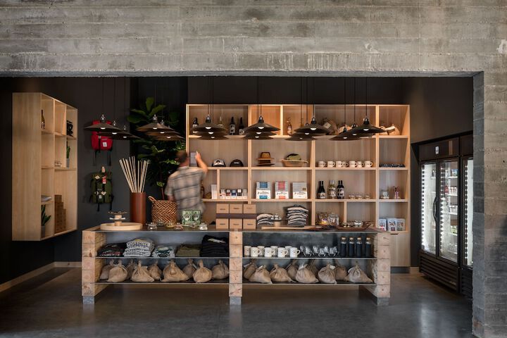 Hotel Interior 4 of 129