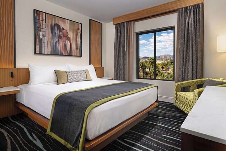 Room 9 of 39
