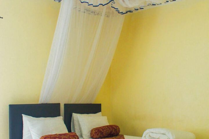 Room 3 of 7