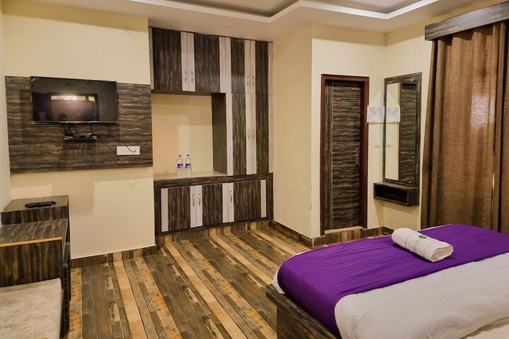Room 7 of 34
