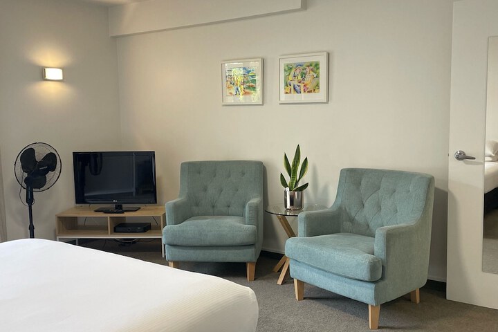 Room 9 of 85