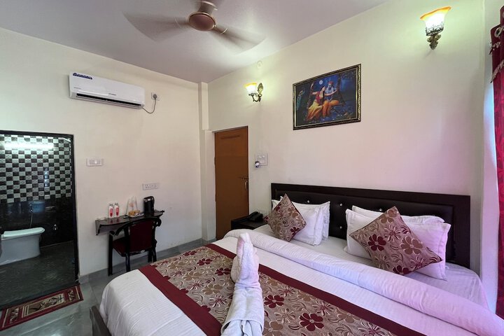Room 7 of 33