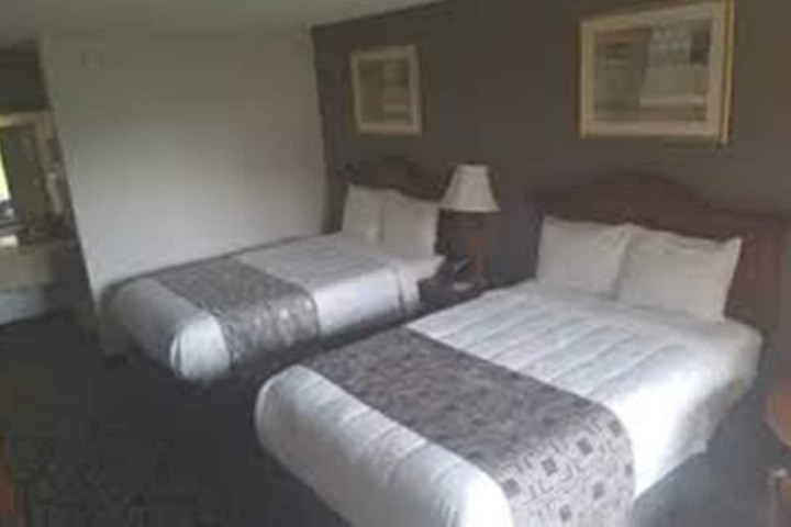 2 Double Beds (10 of 12)