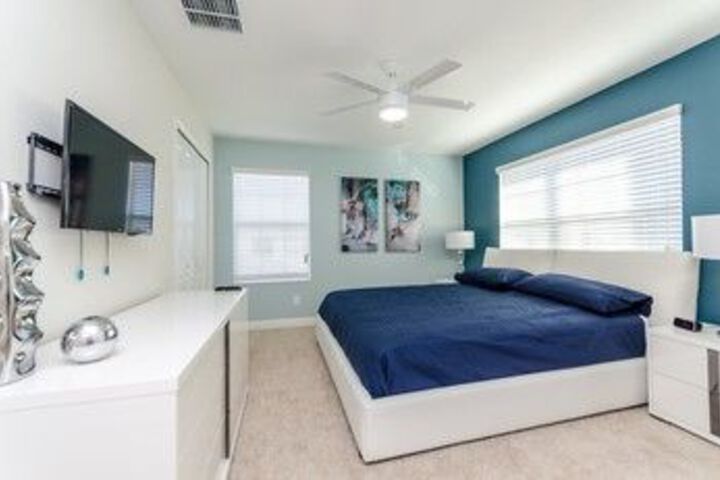 Room 7 of 24