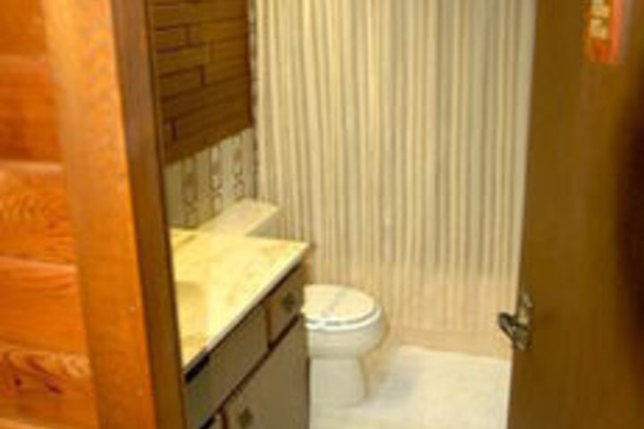 Room 12 of 697