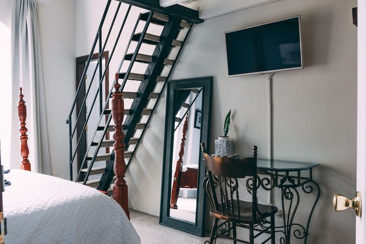 Room 15 of 51