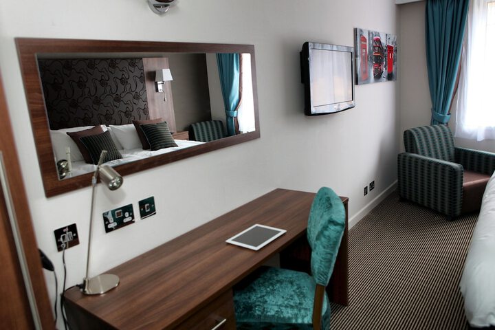 Room 13 of 46