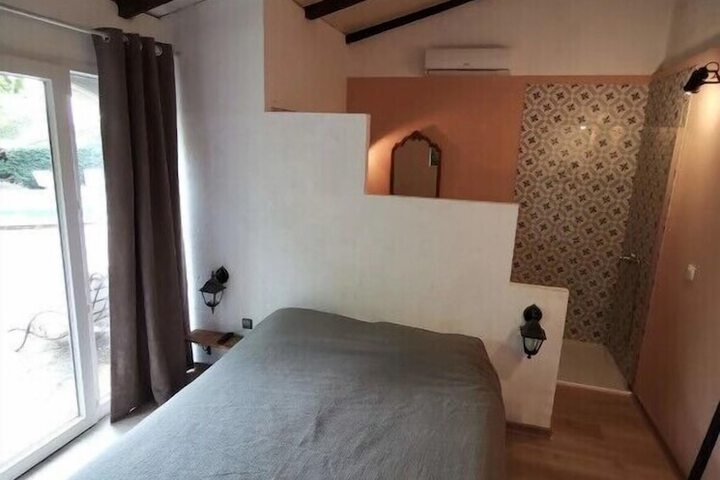 Room 13 of 49