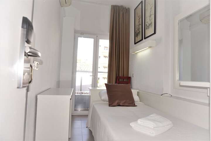 Room 14 of 39