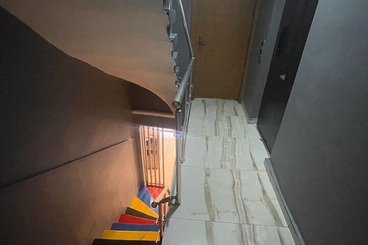 Room 10 of 39