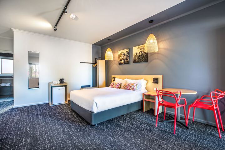 Room 3 of 35