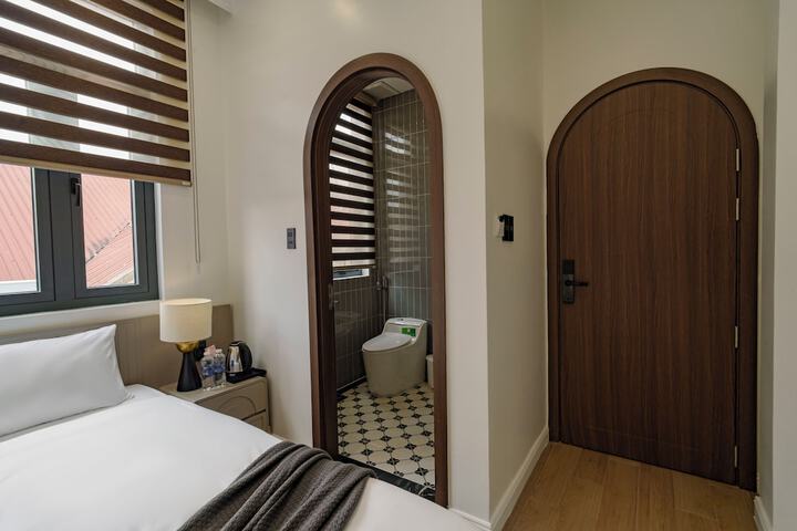 Room 16 of 71