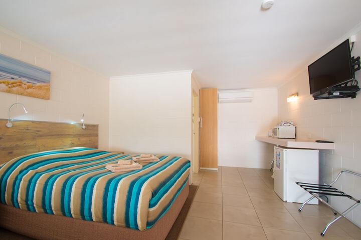 Room 4 of 27