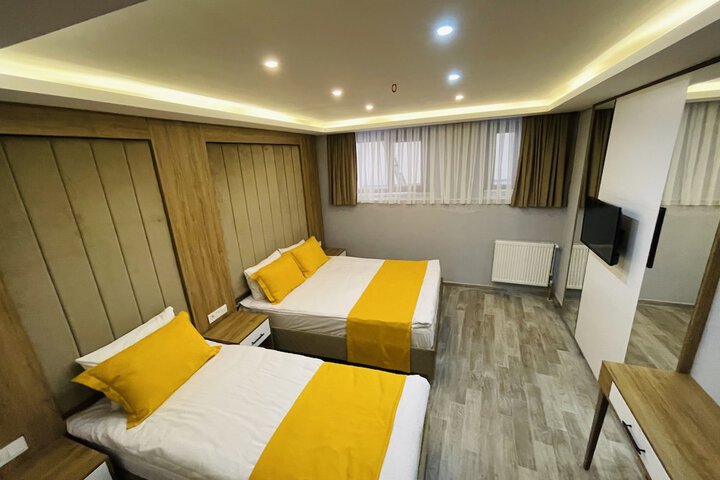 Room 17 of 34