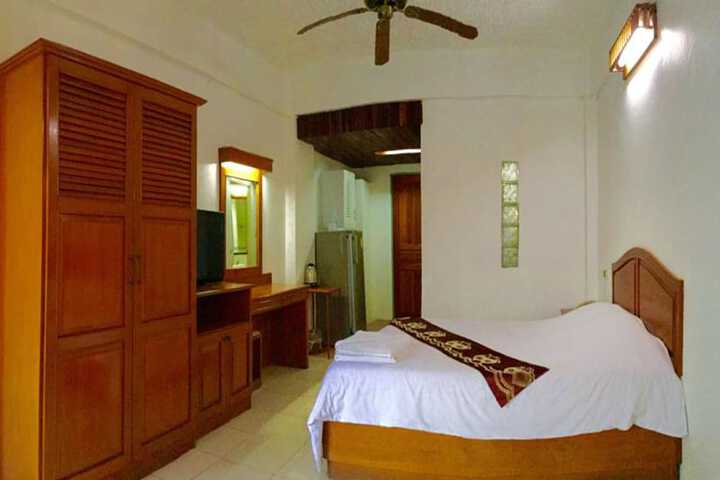 Room 10 of 37