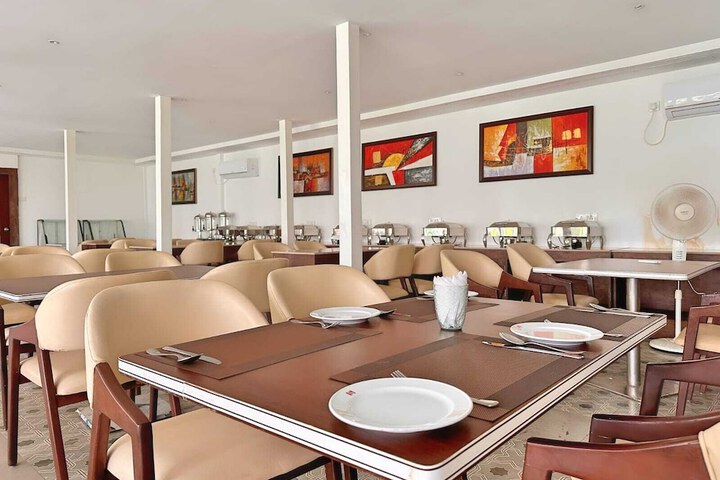 Dining 38 of 68