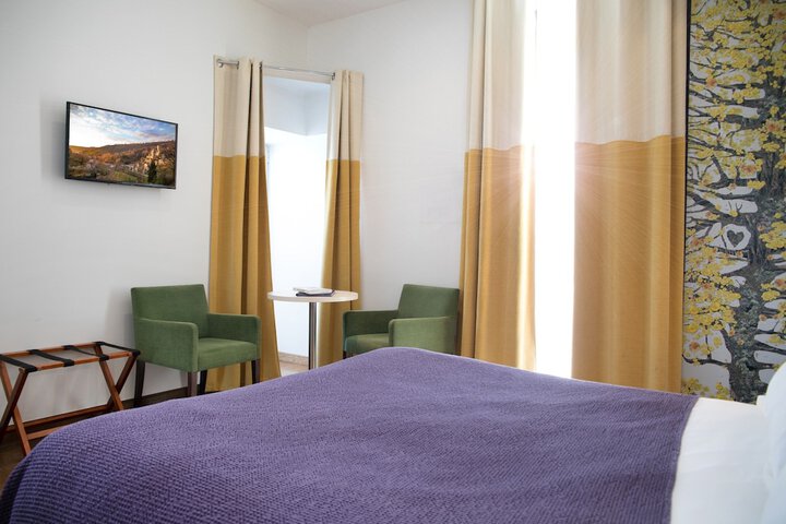 Room 44 of 104