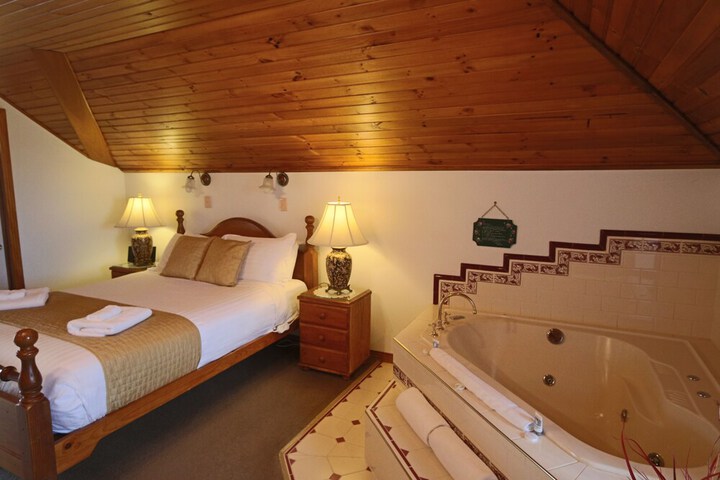 Room 46 of 244