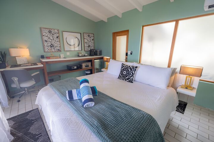 Room 6 of 24