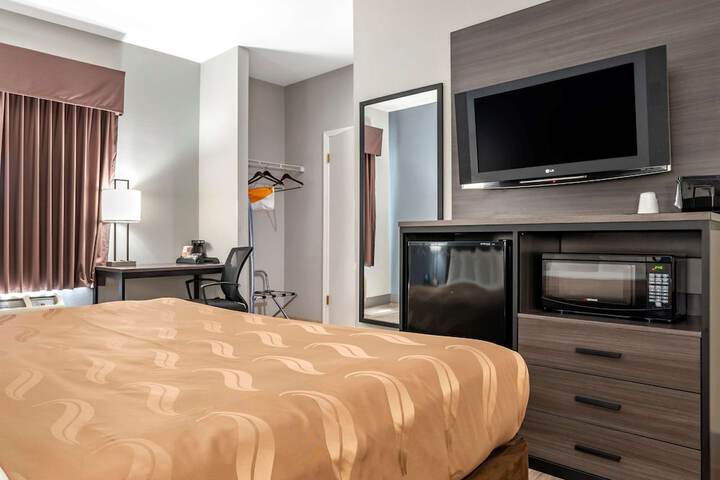 Room 8 of 24