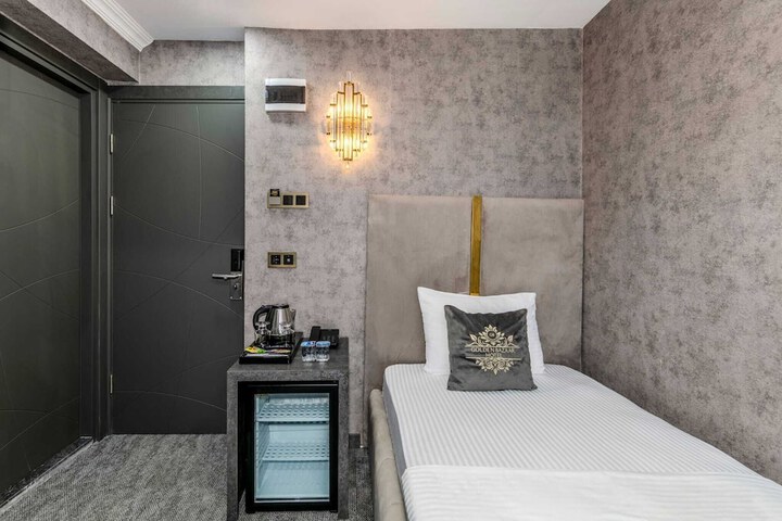 Room 13 of 49