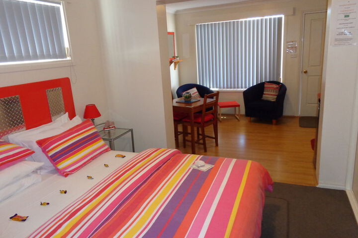 Room 5 of 33