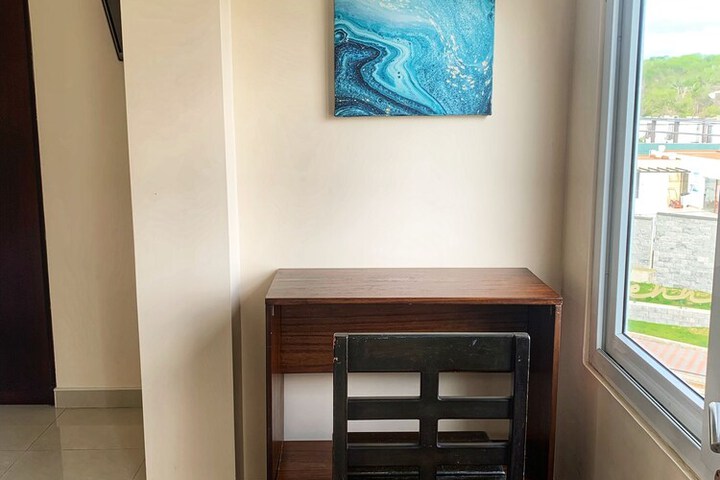Room 7 of 32