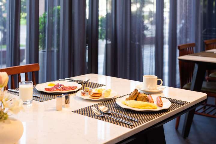 Breakfast/Coffee Service 35 of 41