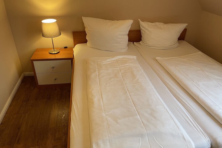Room 8 of 42