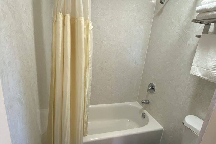 Room 7 of 10