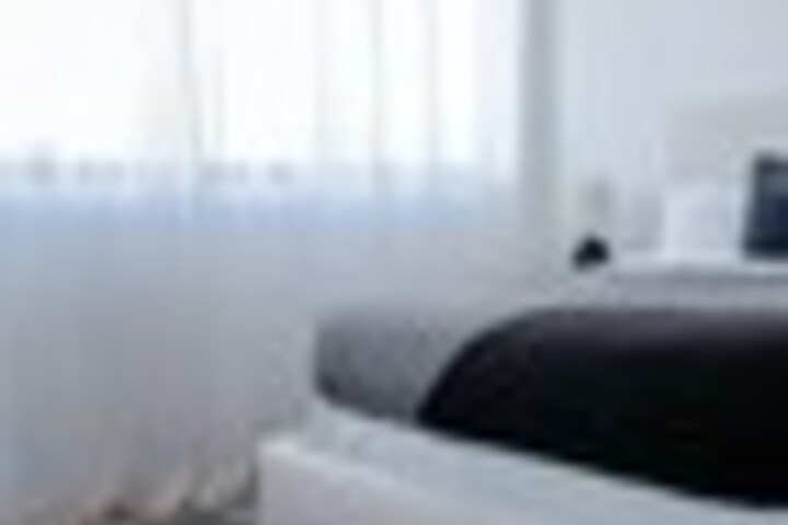 Room 8 of 123