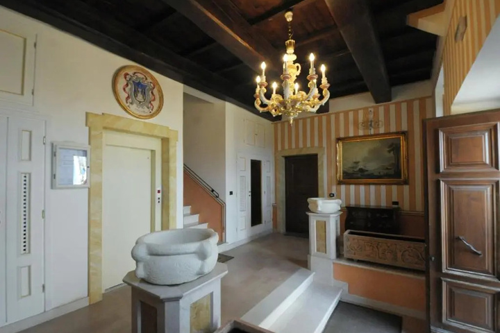 Room 2 of 14
