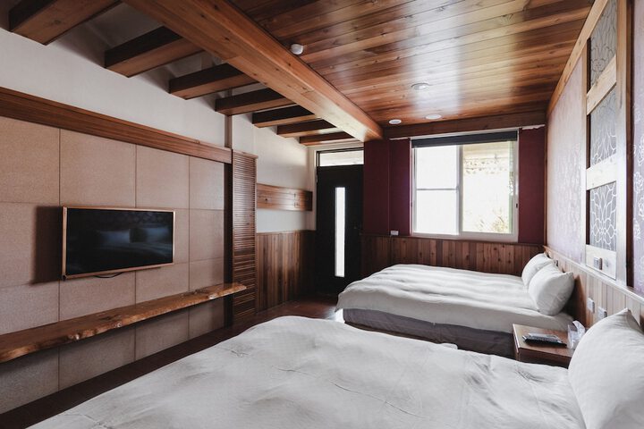 Room 25 of 63