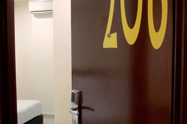 Room 10 of 25