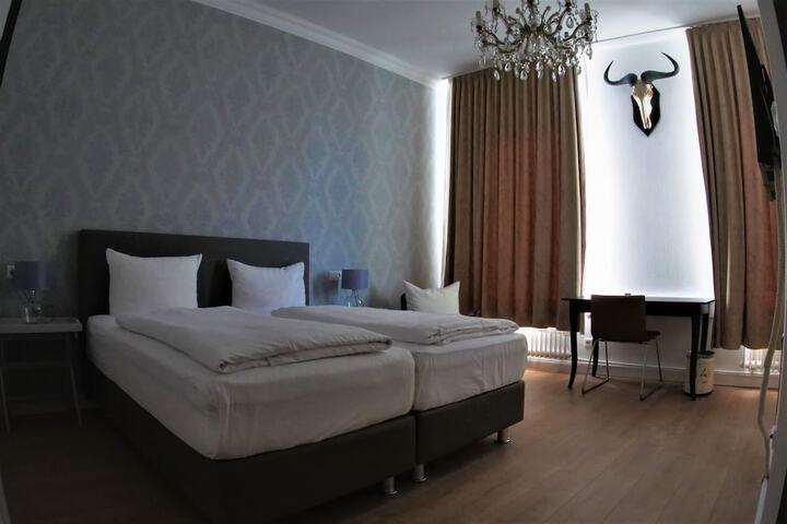 Room 17 of 18