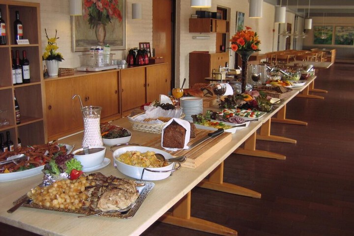 Dining 30 of 68