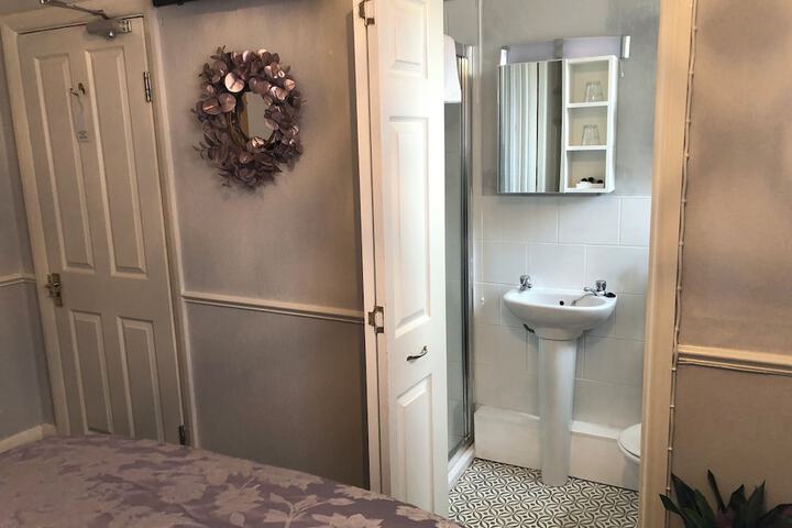 Room 28 of 59