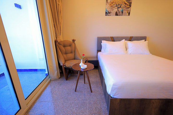 Room 7 of 37