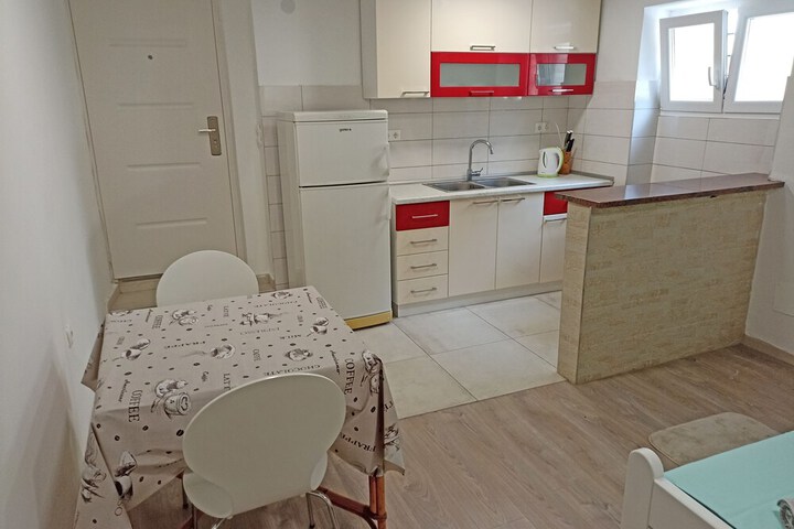 Room 45 of 117